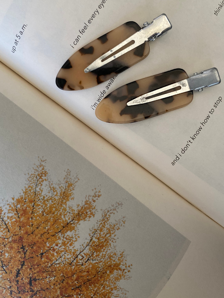 Feline Me Hair Clips in Light Tortoise